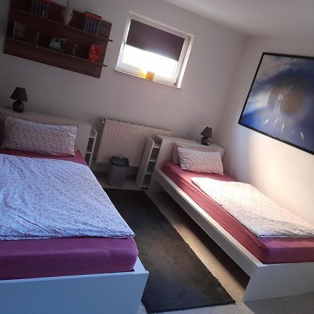 Appartamento Zimmervermietung Bully Meyenburg  Esterno foto