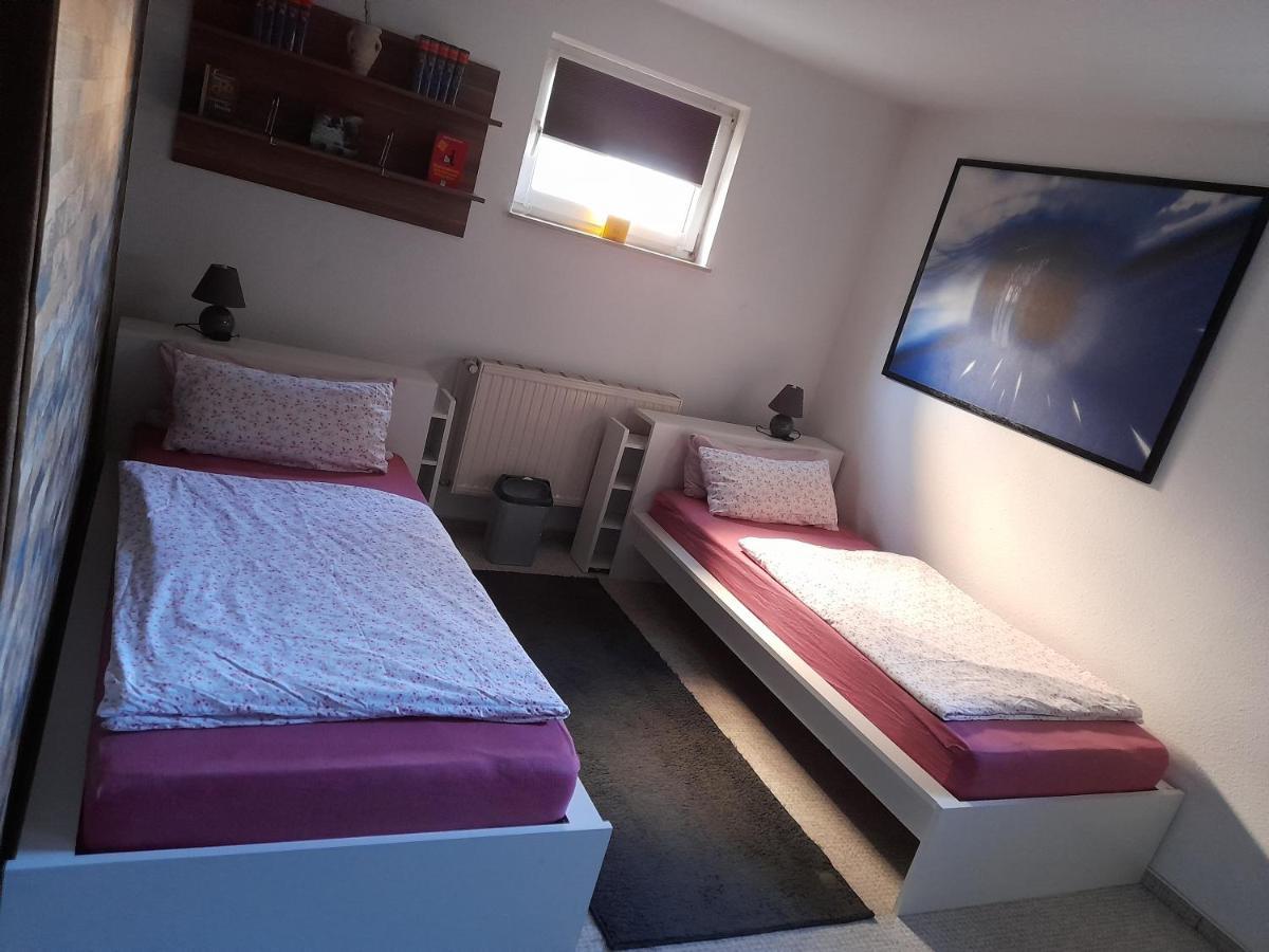 Appartamento Zimmervermietung Bully Meyenburg  Esterno foto